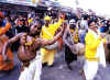 kumbh-krishna_devotees_from_vrindavan_TOI_Gautam_singh.jpg (33671 bytes)