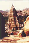 Hampi-virupaksha_temple.jpg (34956 bytes)