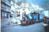 darjeeling_train_street_scene.jpg (27548 bytes)